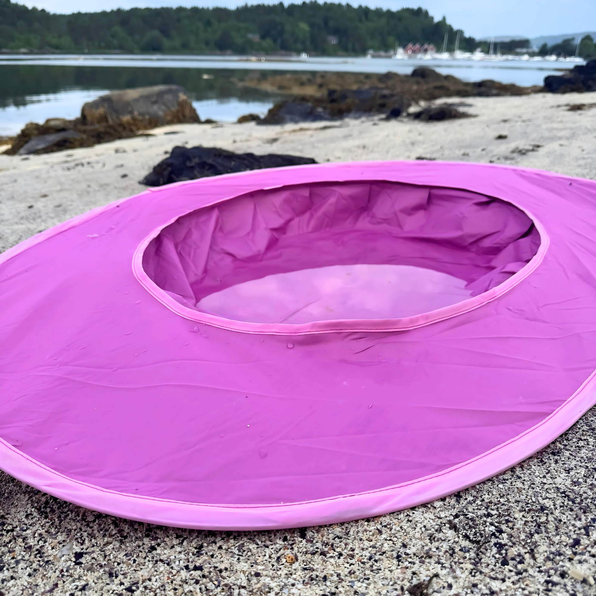 2-in-1 aurinkoteltta ja lastenallas
